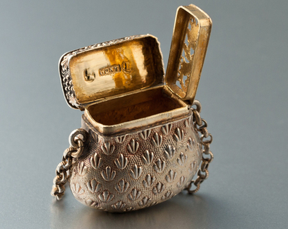 Georgian Parcel Gilt Silver Purse/ Handbag Vinaigrette - Ledsam & Vale