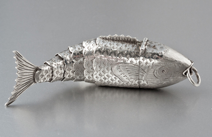 Georgian Novelty Silver Articulated Fish Vinaigrette - Lea & Co