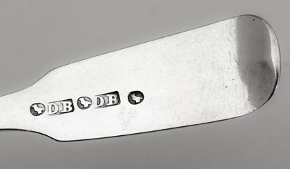Daniel Beets Cape Silver Dessertspoon - Unrecorded Hallmarks, Bird Punch (1)