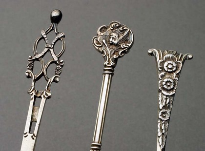 Historicism Silver Gilt Teaspoon and Tongs set (13)
