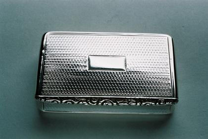 Nathaniel Mills Silver snuff box