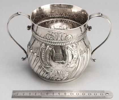 Early Georgian Silver Porringer - Portcullis Chained Crest, Porter or Beaufort Somerset Family